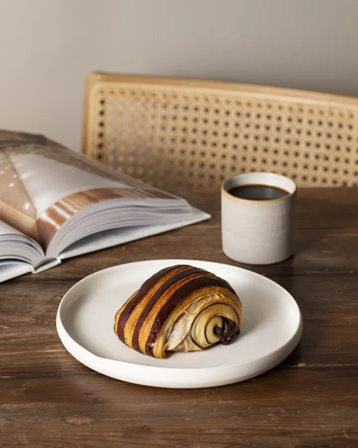 Pain au Chocolat Cerea, sfogliato al burro belga con cioccolato monorigine, Torino